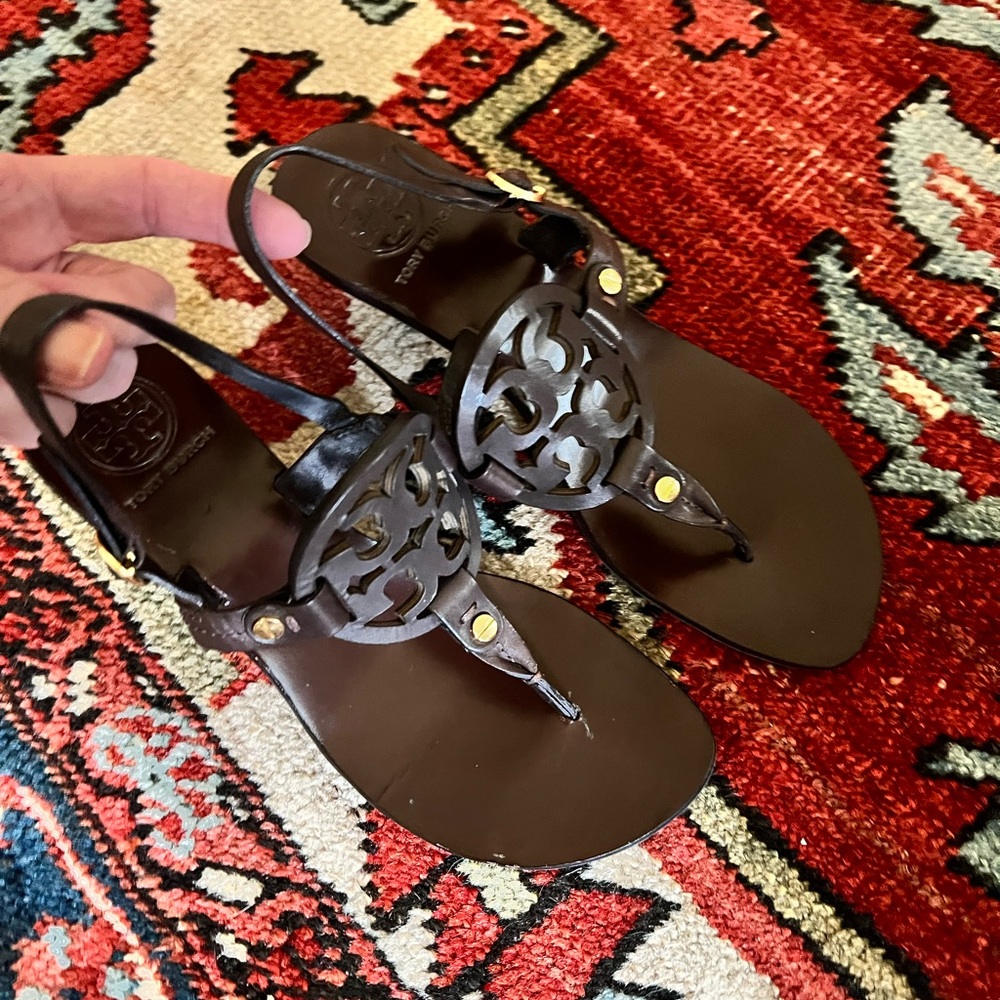 Tory Burch 61/2 brown signature sandals - amazing condition